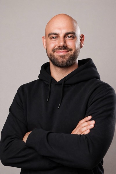 Porträt von Hannes Meyer, Gründer von 9DREI Studio